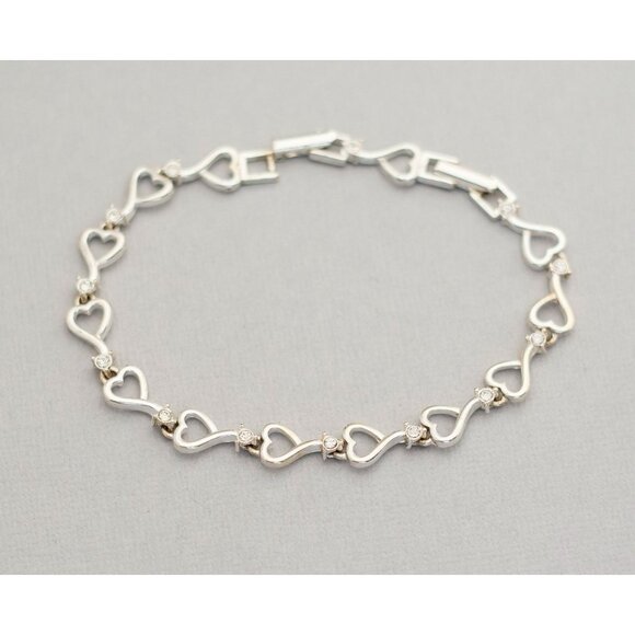 8 Inch, Heart Avon Elegant Bracelet, Vintage Bracelet by Avon - CV1 - Picture 1 of 4